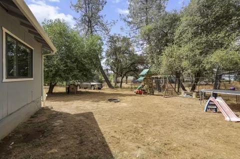 Exterior - 12045 Lake Blvd, Redding, CA 96003 photo 10 of 13