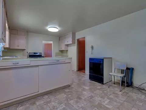 Kitchen - 2879 State Highway 299e #A & B, Adin, CA 96006 photo 7 of 11