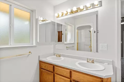 Bath - 8550 Muletown Rd, Redding, CA 96001 photo 1 of 4