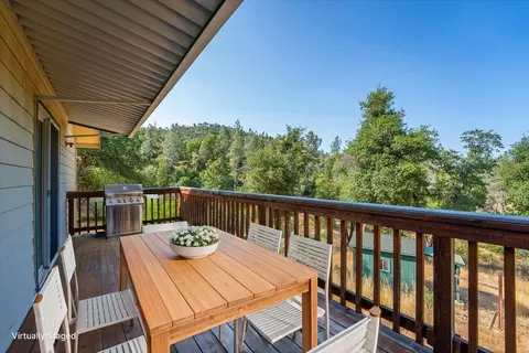 Exterior - 8550 Muletown Rd, Redding, CA 96001 photo 2 of 10