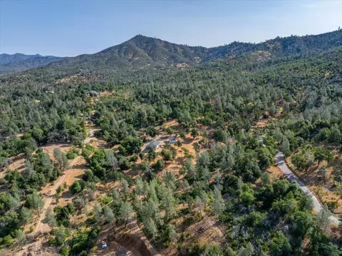 View/Area - 8550 Muletown Rd, Redding, CA 96001 photo 2 of 8