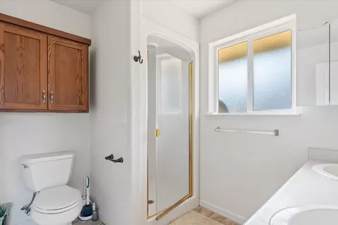 Bath - 8550 Muletown Rd, Redding, CA 96001 photo 2 of 4