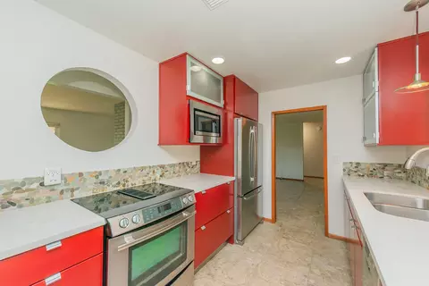 Kitchen - 3600 Scenic Dr, Redding, CA 96001 photo 5 of 7