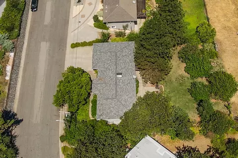 View/Area - 3600 Scenic Dr, Redding, CA 96001 photo 4 of 5