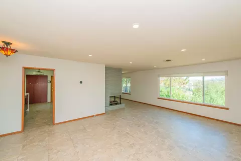 Living - 3600 Scenic Dr, Redding, CA 96001 photo 6 of 19