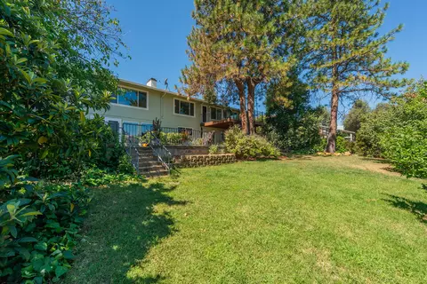 Exterior - 3600 Scenic Dr, Redding, CA 96001 photo 18 of 32