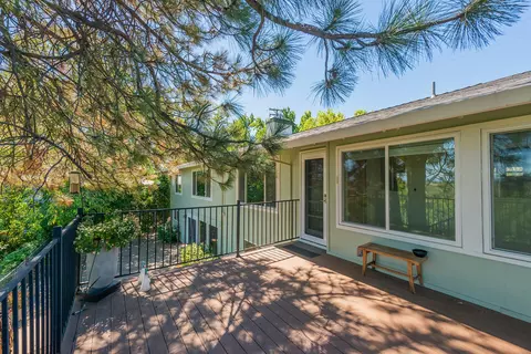 Exterior - 3600 Scenic Dr, Redding, CA 96001 photo 20 of 32