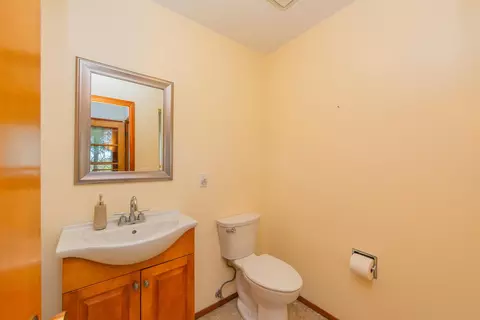 Bath - 3600 Scenic Dr, Redding, CA 96001 photo 1 of 5