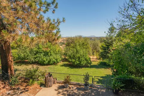 Exterior - 3600 Scenic Dr, Redding, CA 96001 photo 25 of 32
