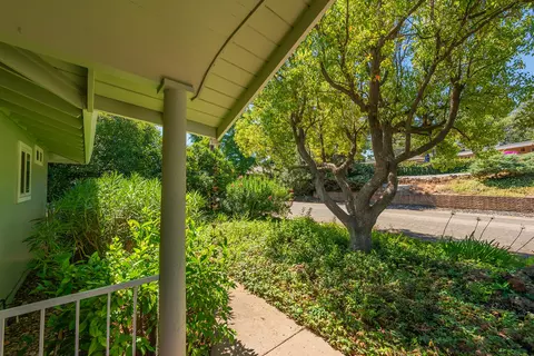 Exterior - 3600 Scenic Dr, Redding, CA 96001 photo 6 of 32