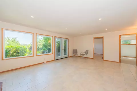 Living - 3600 Scenic Dr, Redding, CA 96001 photo 13 of 19