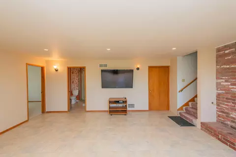Living - 3600 Scenic Dr, Redding, CA 96001 photo 17 of 19