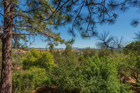 Exterior - 3600 Scenic Dr, Redding, CA 96001 photo 23 of 32