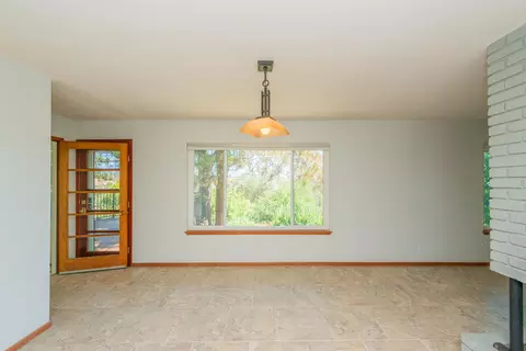 Living - 3600 Scenic Dr, Redding, CA 96001 photo 12 of 19