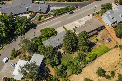 View/Area - 3600 Scenic Dr, Redding, CA 96001 photo 3 of 5