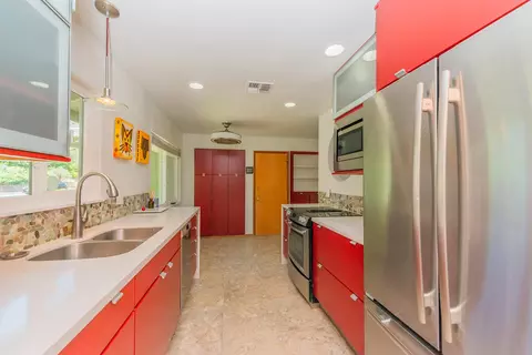 Kitchen - 3600 Scenic Dr, Redding, CA 96001 photo 7 of 7