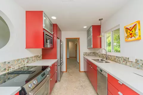 Kitchen - 3600 Scenic Dr, Redding, CA 96001 photo 4 of 7
