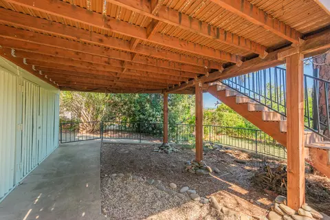 Exterior - 3600 Scenic Dr, Redding, CA 96001 photo 31 of 32