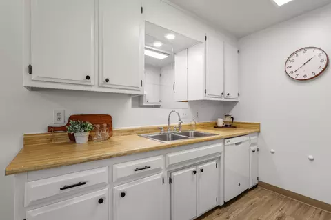 Kitchen - 3524 Orion Way, Redding, CA 96002 photo 1 of 3