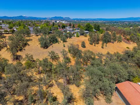 2688 Starlight Blvd, Redding, CA 96001 photo 17