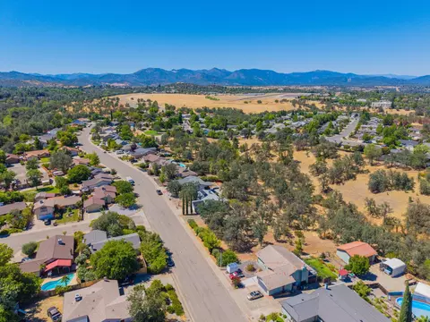 2688 Starlight Blvd, Redding, CA 96001 photo 13