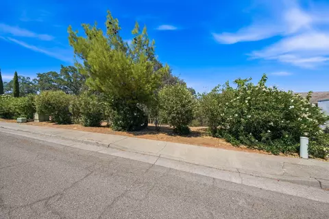 2688 Starlight Blvd, Redding, CA 96001 photo 5