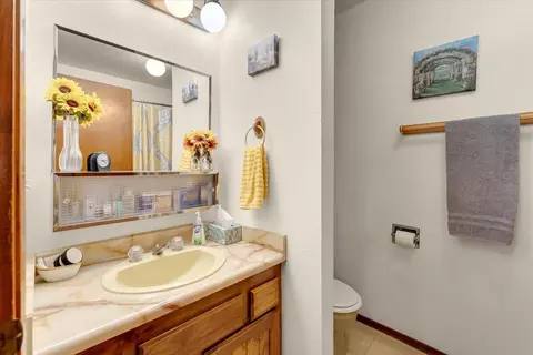 Bath - 540 Brearcliffe Dr, Red Bluff, CA 96080 photo 2 of 2