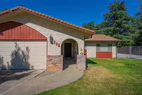 Exterior - 540 Brearcliffe Dr, Red Bluff, CA 96080 photo 2 of 8
