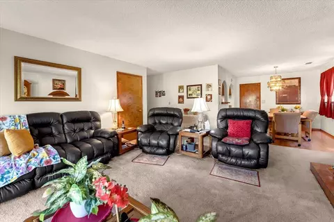 Living - 540 Brearcliffe Dr, Red Bluff, CA 96080 photo 3 of 3