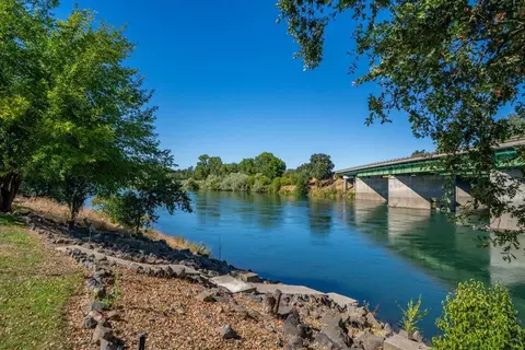 View/Area - 540 Brearcliffe Dr, Red Bluff, CA 96080 photo 5 of 6
