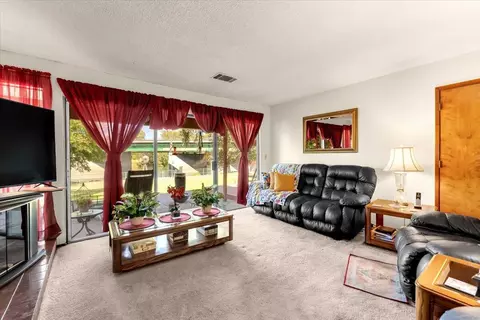 Living - 540 Brearcliffe Dr, Red Bluff, CA 96080 photo 1 of 3