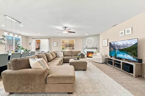Living - 3406 Carlsbad Ln, Redding, CA 96002 photo 1 of 3