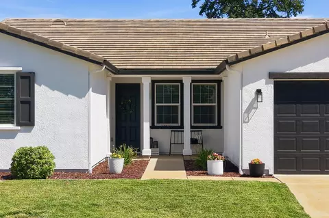 Exterior - 3406 Carlsbad Ln, Redding, CA 96002 photo 3 of 12