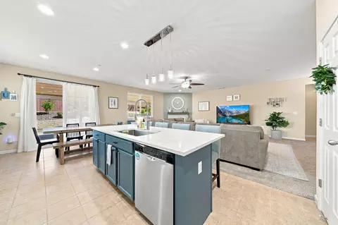 Kitchen - 3406 Carlsbad Ln, Redding, CA 96002 photo 3 of 5