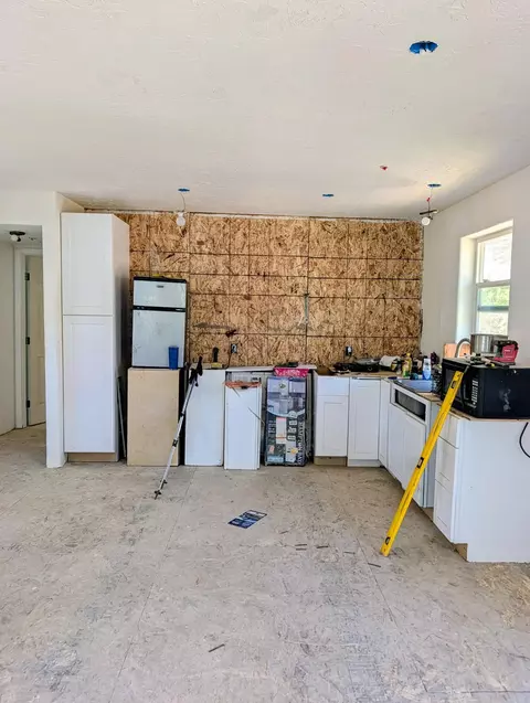 Kitchen - 1480 Kenyon Dr, Redding, CA 96001 photo 1 of 1