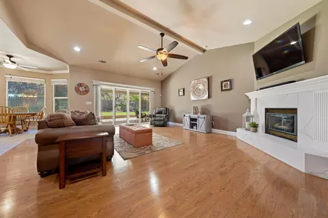 Living - 2440 Crescent Moon Ct, Redding, CA 96001 photo 1 of 1