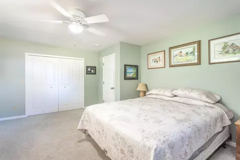 Bedroom - 19150 River Crest Dr, Anderson, CA 96007 photo 2 of 2