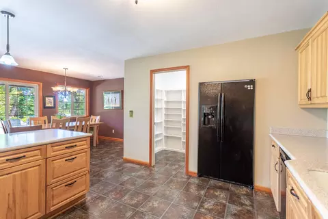 Kitchen - 19150 River Crest Dr, Anderson, CA 96007 photo 5 of 5