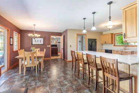 Dining - 19150 River Crest Dr, Anderson, CA 96007 photo 2 of 3