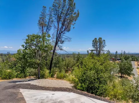 16520 Blarney Ln, Redding, CA 96001 photo 3