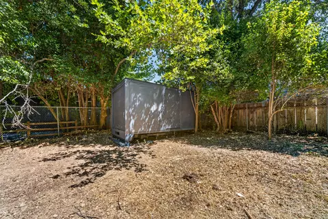 Exterior - 6851 Airport Rd, Redding, CA 96002 photo 8 of 9