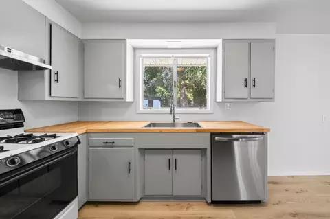 Kitchen - 6851 Airport Rd, Redding, CA 96002 photo 3 of 3