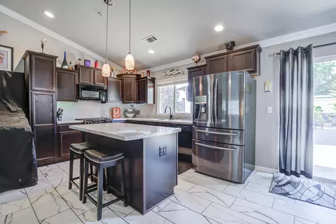 Kitchen - 2206 Lonigan Ct, Redding, CA 96001 photo 1 of 3