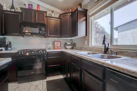 Kitchen - 2206 Lonigan Ct, Redding, CA 96001 photo 3 of 3