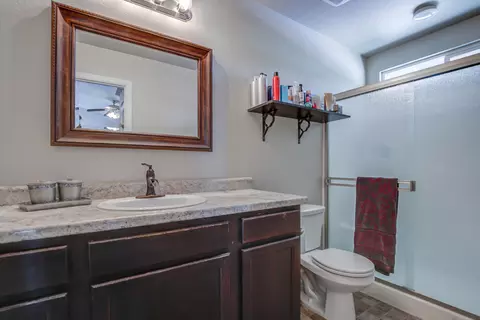 Bath - 2206 Lonigan Ct, Redding, CA 96001 photo 1 of 2