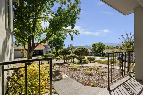 Exterior - 488 Ridgecrest Trl #131, Redding, CA 96003 photo 9 of 11