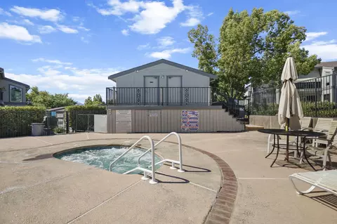 Exterior - 488 Ridgecrest Trl #131, Redding, CA 96003 photo 4 of 11