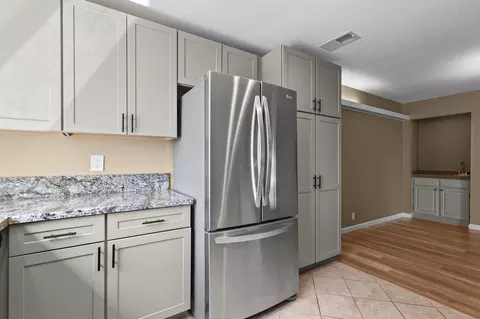Kitchen - 488 Ridgecrest Trl #131, Redding, CA 96003 photo 3 of 5