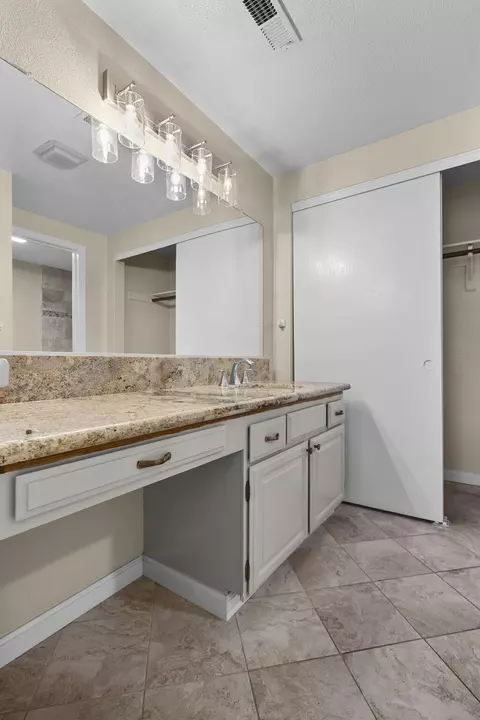 Bath - 488 Ridgecrest Trl #131, Redding, CA 96003 photo 6 of 7