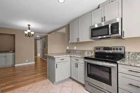 Kitchen - 488 Ridgecrest Trl #131, Redding, CA 96003 photo 4 of 5